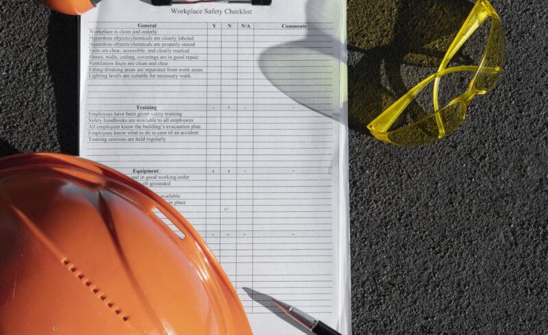 Dotazioni di sicurezza e prevenzione dei rischi nei luoghi di lavoro